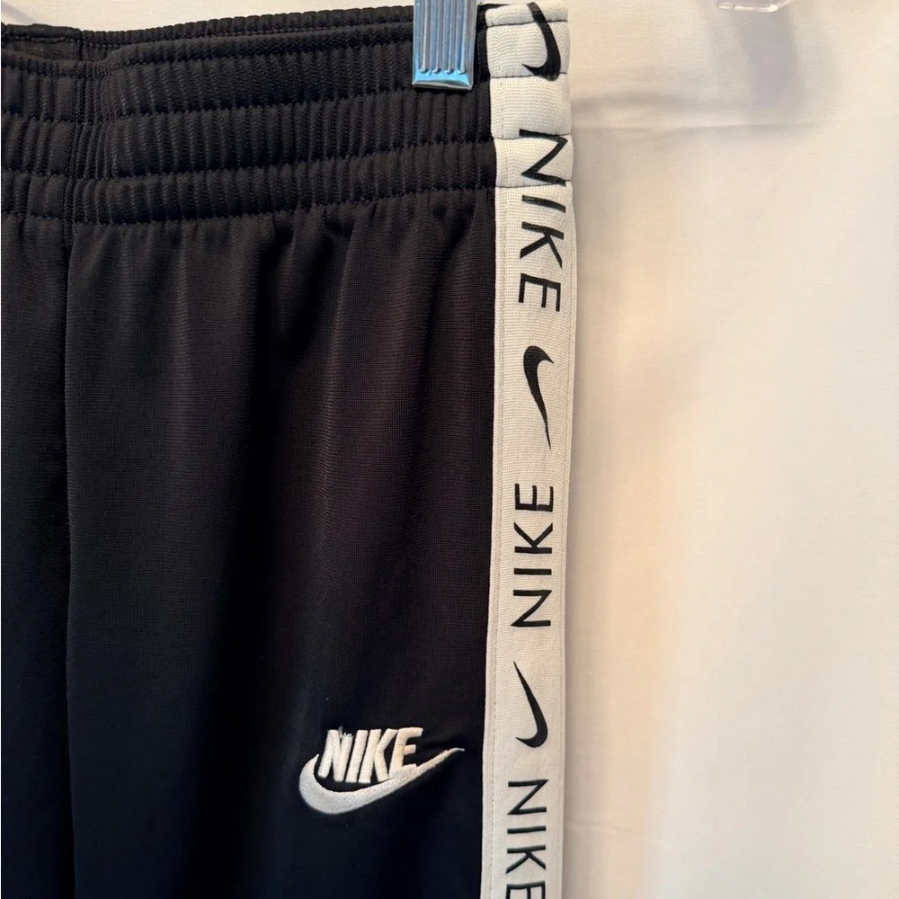 Nike Kid’s‎ Size Large Heritage Track Pants Black White Logo Side Stripe